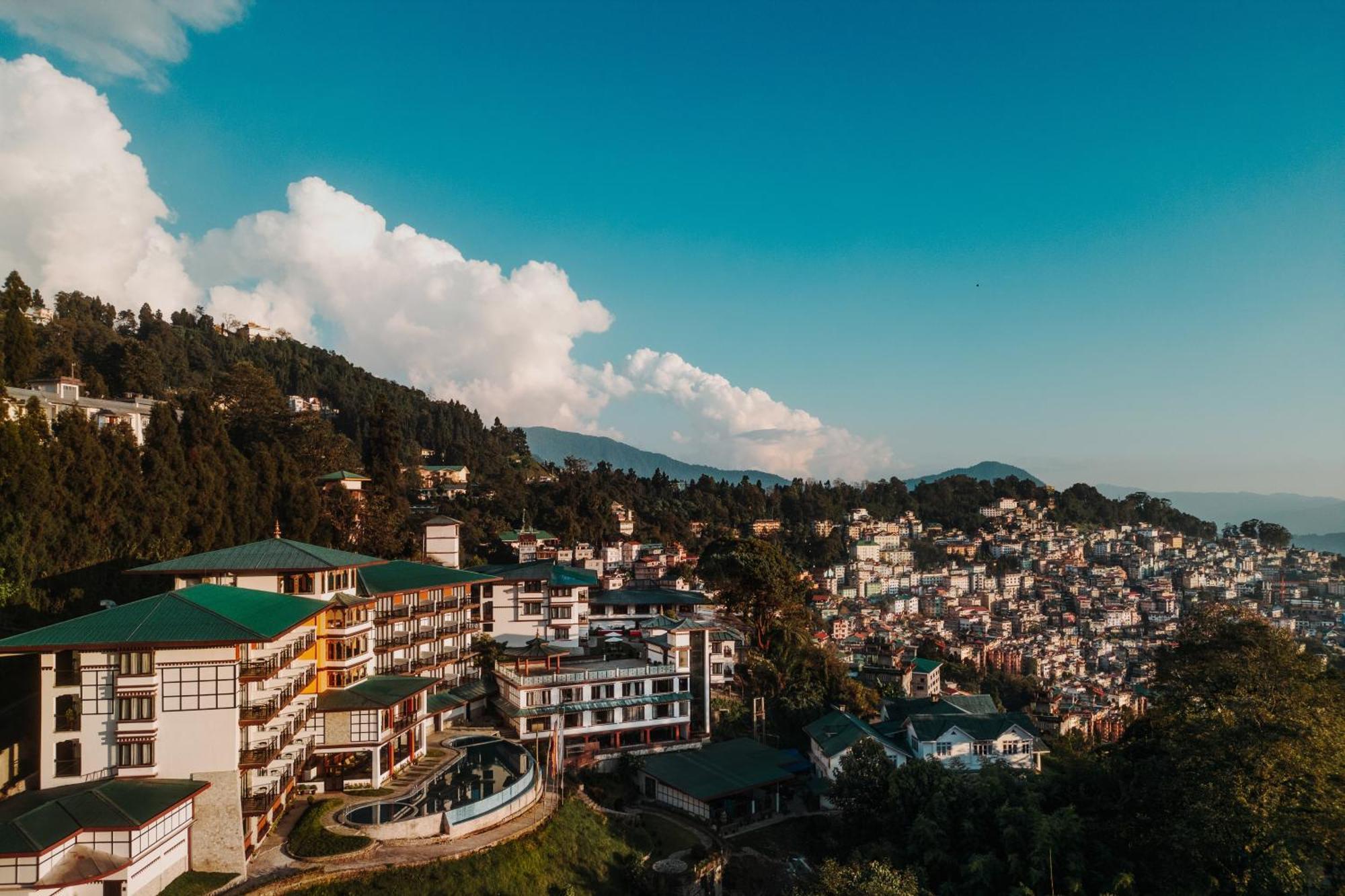 Denzong Regency- Luxury Mountain Retreat Spa & Casino Gangtok Exterior foto